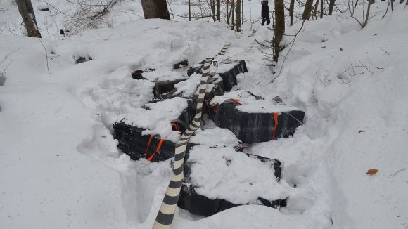 VIDEO | O împușcătură de avertisment degeaba la graniță – țigări s-au ”prins”, contrabandiști ba