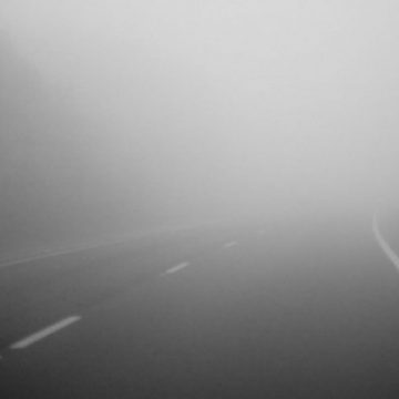 Vreme rece şi vizibilitate redusă de ceaţă în Maramureş