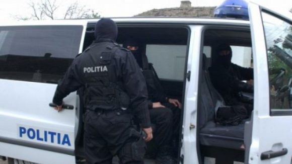 VIDEO | Percheziții domiciliare în Maramureș și Argeș la persoane bănuite de infracțiuni de criminalitate organizată