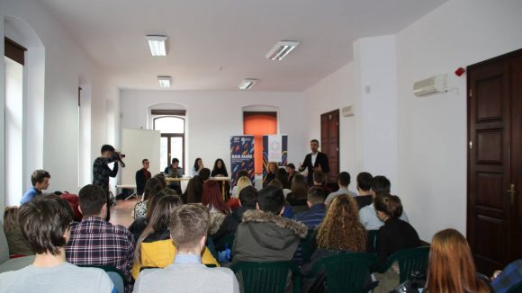 Președintele CJ Maramureș a vorbit tinerilor din CJE Maramureș despre importanța administrației publice