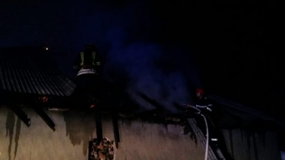 Copil de 11 luni, mort în incendiu Copil de 11 luni, mort în incendiu