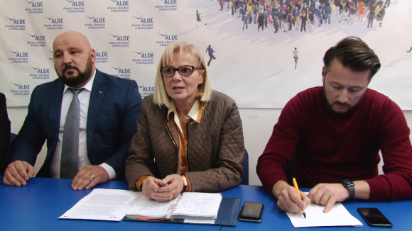 VIDEO | ALDE contestă decizia lui Iohannis legată de buget VIDEO | ALDE contestă decizia lui Iohannis legată de buget