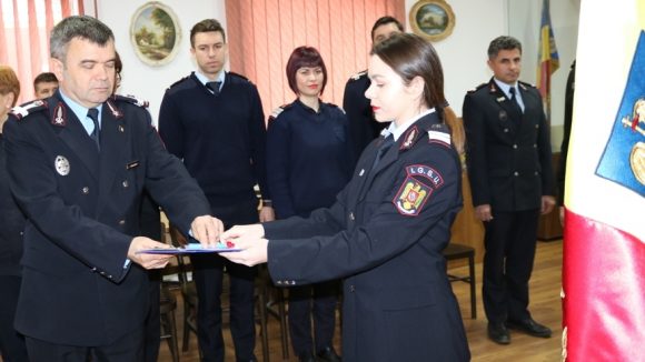 Au depus jurământul și își intră-n pâine Au depus jurământul și își intră-n pâine