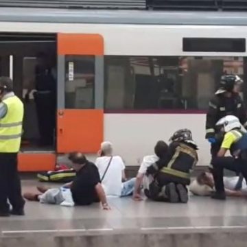 Doi români răniţi în accidentul feroviar de lângă Barcelona Doi români răniţi în accidentul feroviar de lângă Barcelona