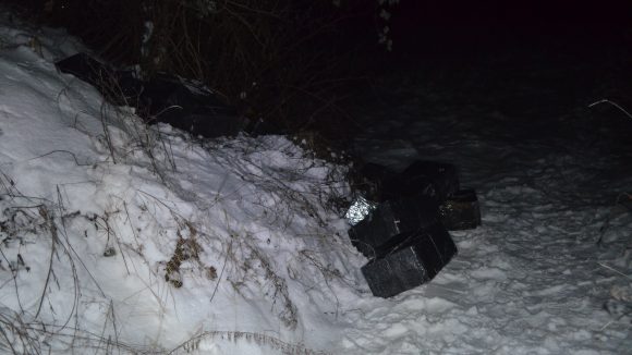 Tineri contrabandiști prinși în creierii munților Tineri contrabandiști prinși în creierii munților