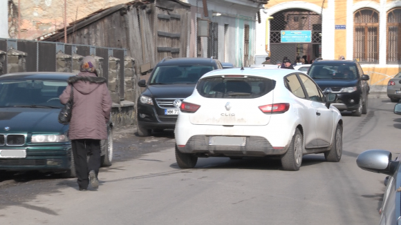 Video|Se circulă haotic pe o stradă din Sighet