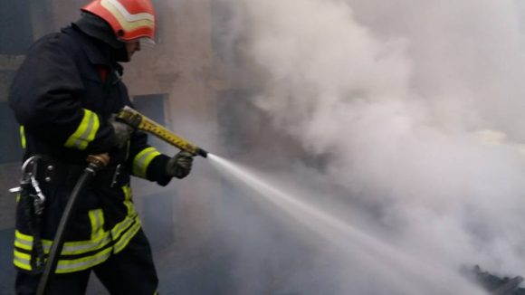 Incendii într-un pod și într-un șopron Incendii într-un pod și într-un șopron