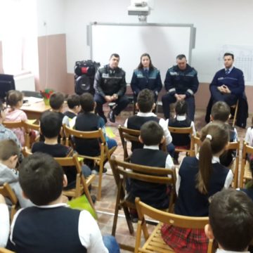 Clopoțelul sună pentru al patrulea an consecutiv la Școala siguranței Tedi Clopoțelul sună pentru al patrulea an consecutiv la Școala siguranței Tedi