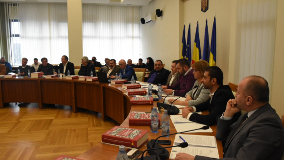 Aleșii județeni au votat pentru acordarea unor stimulente financiare lunare la Spitalul de Boli Infecțioase și la Spitalul Județean Baia Mare