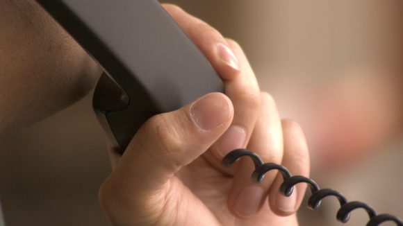 Video|Atenție la escroci! Un bărbat a fost înșelat prin telefon de un fals nepot