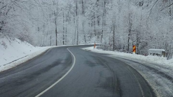Atenţie şoferi, ceaţă densă în Pasul Prislop Atenţie şoferi, ceaţă densă în Pasul Prislop