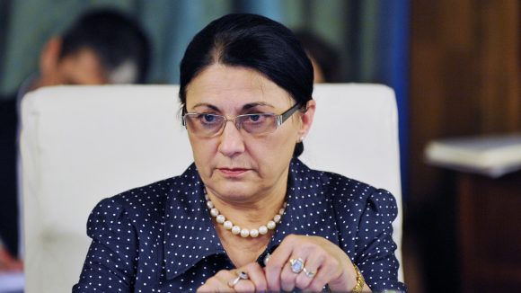 Video|Ce zice ministrul Educației despre protestul foilor goale, de la simularea Evaluării Naționale Video|Ce zice ministrul Educației despre protestul foilor goale, de la simularea Evaluării Naționale