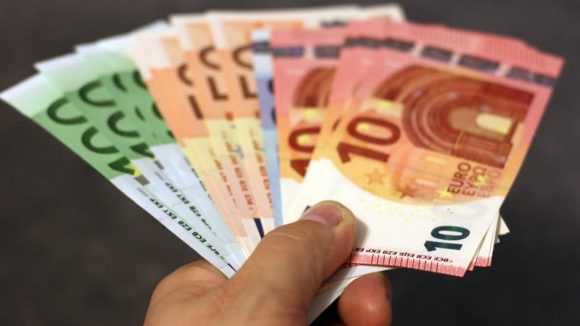Un polițist de frontieră din cadrul ITPF Sighet a fost arestat pentru luare de mită și trafic de influență