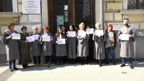 Video|Grefierii din Sighet au ieșit în stradă Video|Grefierii din Sighet au ieșit în stradă
