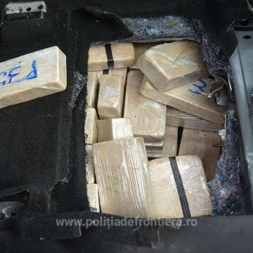 VIVEO | Olandezii prinși la Sighet cu 84 kg de heroină au fost arestați preventiv