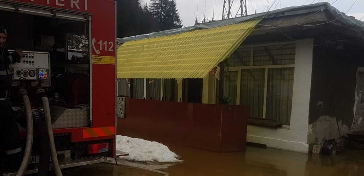Video|Concluzia autorităților după intervenția din Baia Borșa: în gospodăria inundată n-au ajuns ape de mină