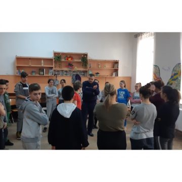 Poliţiştii reactivează „Curajul civic” în școlile din Maramureș