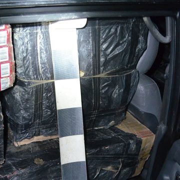 Aproximativ 32.000 de pachete cu țigări de contrabandă, confiscate la frontiera de nord a României
