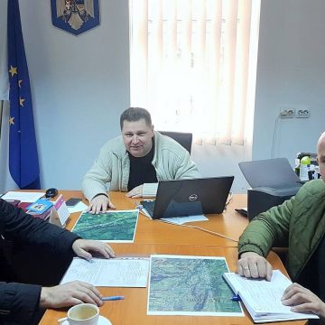 Autoritățile din Giulești, la discuții cu prefectul
