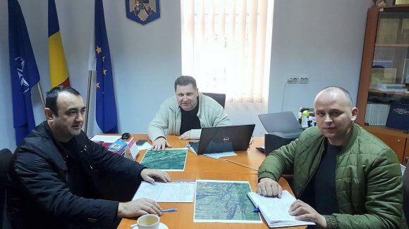Autoritățile din Giulești, la discuții cu prefectul