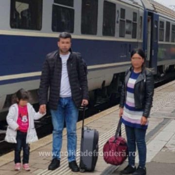 Familie de cetăţeni turci, depistată la frontieră cu documente false