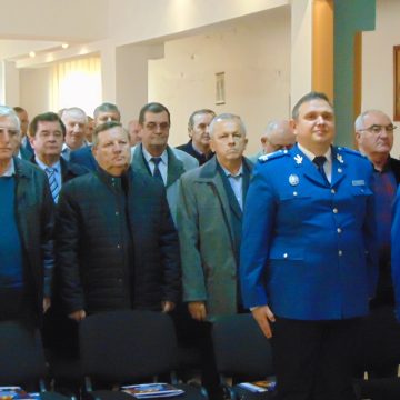 Video|Jandarmii de azi, de vorbă cu jandarmii de ieri