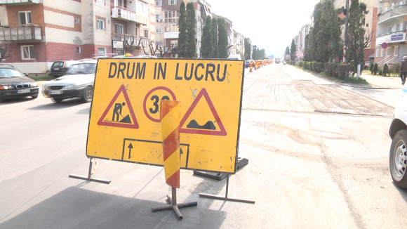 Circulație îngreunată de lucrări Circulație îngreunată de lucrări