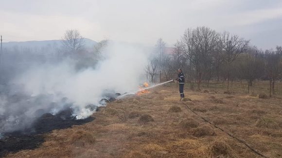 VIDEO | Șapte incendii în 24 de ore în Maramureș, cele mai multe de vegetație uscată VIDEO | Șapte incendii în 24 de ore în Maramureș, cele mai multe de vegetație uscată