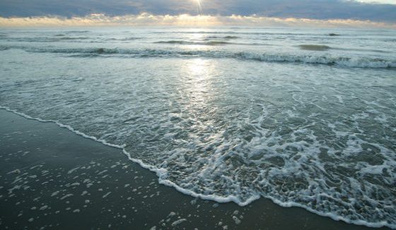 Minivacanţa de Paşte şi 1 Mai: Zeci de concerte de muzică electronică pe litoral/ Ce distracţii îi aşteaptă pe turişti la mare