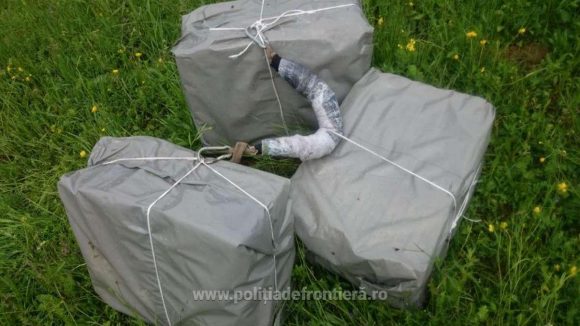 Contrabandă cu 18.000 de pachete cu țigări și un foc de avertisment