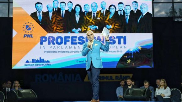 “Profesioniști în Parlamentul European” – un program care dezvoltă România cu ajutorul banilor europeni “Profesioniști în Parlamentul European” – un program care dezvoltă România cu ajutorul banilor europeni