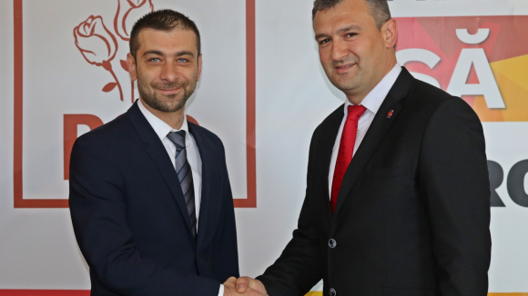 Vasile Țiplea, primarul orașului Dragomirești, susține principiile social-democrate și votează PSD în 26 mai! Vasile Țiplea, primarul orașului Dragomirești, susține principiile social-democrate și votează PSD în 26 mai!