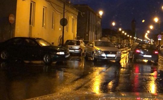 Două mașini s-au ciocnit pe strada Vasile Lucaciu din Baia Mare