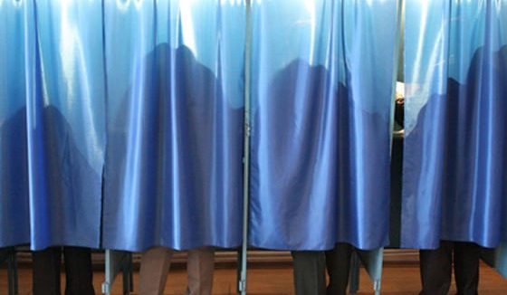 Referendum şi europarlamentare 2019. Câte buletine de vot primesc românii la urne