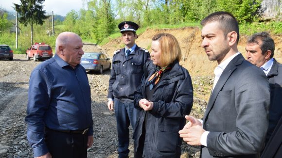 Ministrul Carmen Dan, la Săliștea de Sus pentru evaluarea pagubelor inundațiilor