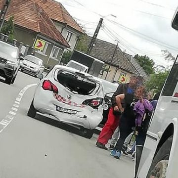 VIDEO | Carambol pe DN1C, în Lăpușel. O tânără a fost rănită ușor