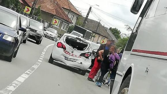 VIDEO | Carambol pe DN1C, în Lăpușel. O tânără a fost rănită ușor VIDEO | Carambol pe DN1C, în Lăpușel. O tânără a fost rănită ușor