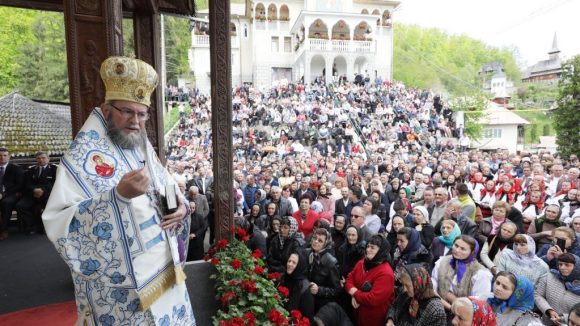 Mii de oameni au fost la hramul mic al Mănăstirii Rohia