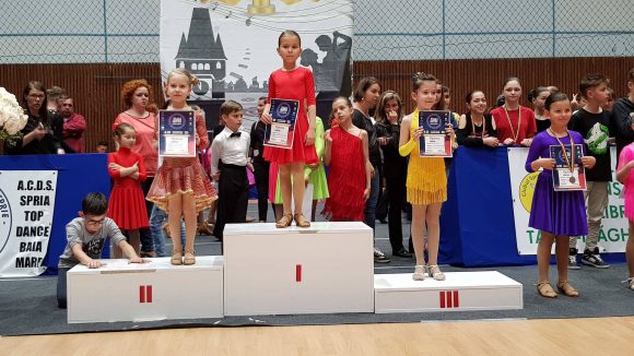 12 medalii și 5 finale pentru Prodance 2000 la Baia Mare Dance Festival