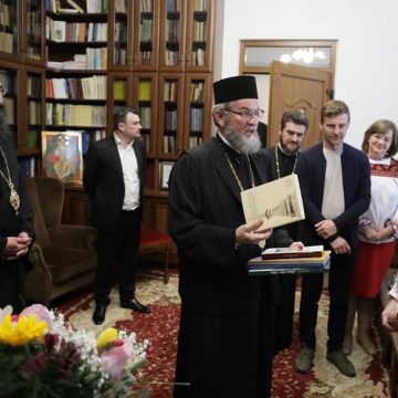 Video|Premierul Dăncilă și doi miniștri, la Episcopie, în Baia Mare