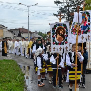PS Crihălmeanu la Cimitirul Săracilor din Sighet: „Noi aici îi căutăm pe cei care știm că au înviat pentru credință”