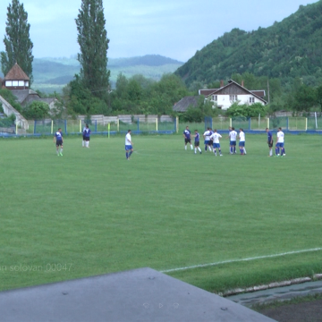 S-a jucat primul meci din ”dubla” dintre campioanele seriilor Nord și Sud din liga a IV-a