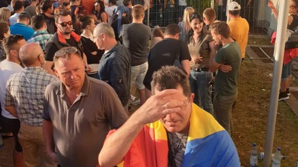 Video|Sute de maramureșeni, alături de mulți alți români din diaspora, nu au fost lăsați să voteze