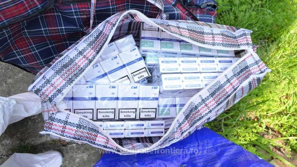 Doi contrabandiști prinși, doi au reușit să scape – nu i-au speriat nici împușcăturile din urma lor Doi contrabandiști prinși, doi au reușit să scape – nu i-au speriat nici împușcăturile din urma lor