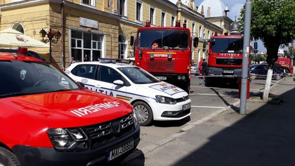GALERIE FOTO | Incendiu la Oficiul Poștal nr. 1 GALERIE FOTO | Incendiu la Oficiul Poștal nr. 1
