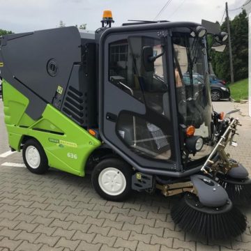 VIDEO | Administrația locală din Cavnic a achiziționat o mașină de curățare stradală