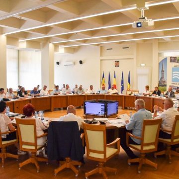 19 proiecte de hotărâre, intens dezbătute în ședința ordinară a Consiliului Județean, au fost adoptate de aleșii județeni 19 proiecte de hotărâre, intens dezbătute în ședința ordinară a Consiliului Județean, au fost adoptate de aleșii județeni
