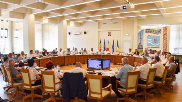 19 proiecte de hotărâre, intens dezbătute în ședința ordinară a Consiliului Județean, au fost adoptate de aleșii județeni 19 proiecte de hotărâre, intens dezbătute în ședința ordinară a Consiliului Județean, au fost adoptate de aleșii județeni