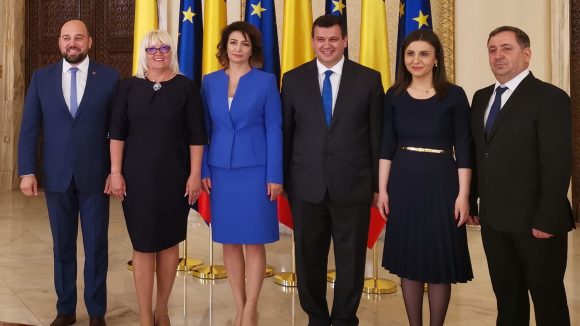 Senatorul PMP de Maramureș Severica Covaciu a luat parte la semnarea Pactului pentru parcursul european Senatorul PMP de Maramureș Severica Covaciu a luat parte la semnarea Pactului pentru parcursul european