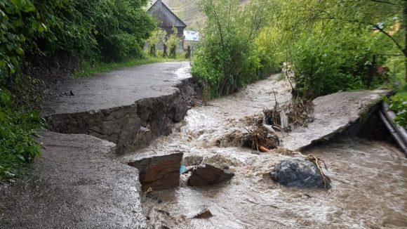 Video|Ce pagube au produs fenomenele meteorologice periculoase înregistrate în Maramureș în luna mai Video|Ce pagube au produs fenomenele meteorologice periculoase înregistrate în Maramureș în luna mai